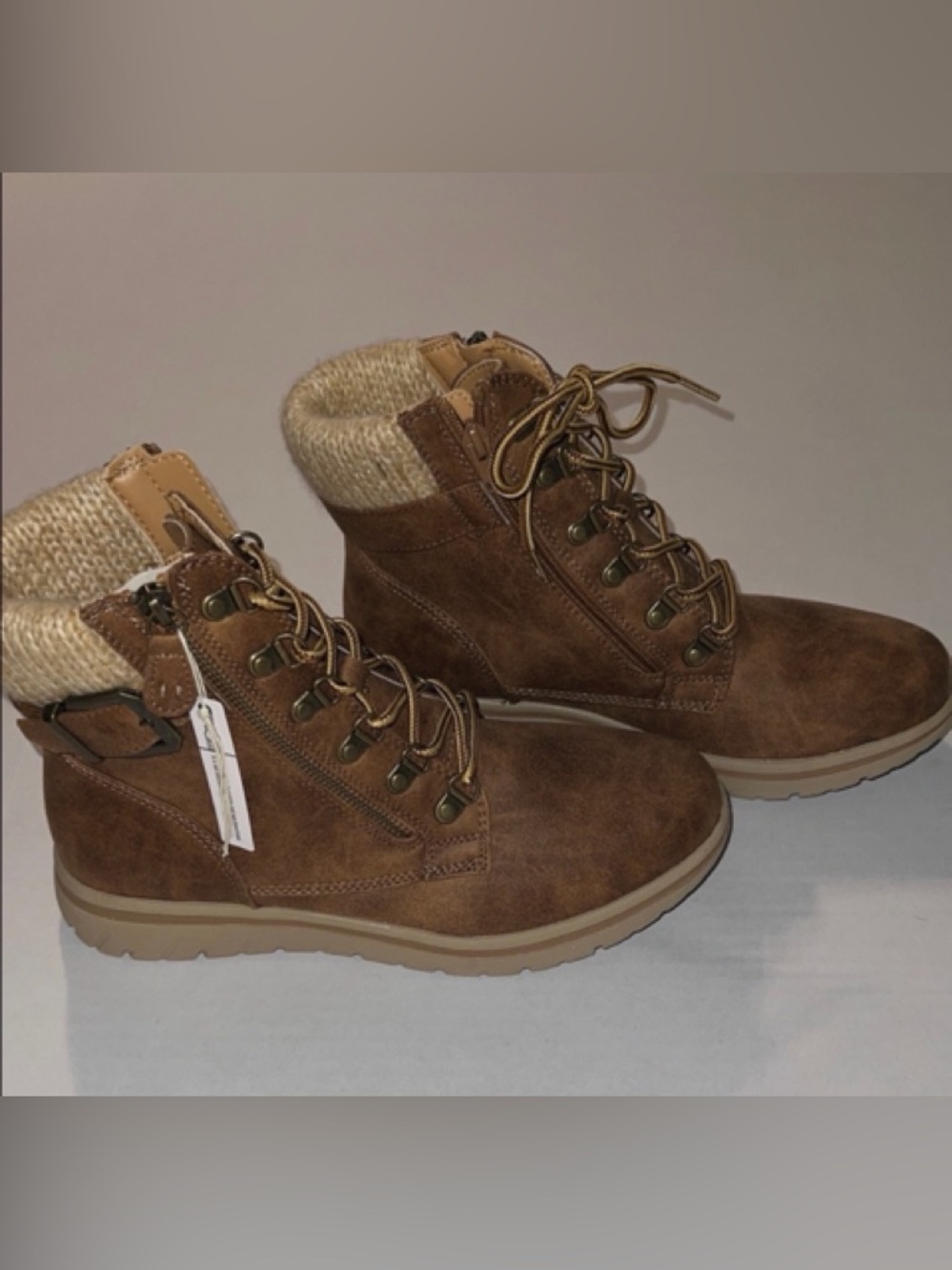 Cliffs womenโs boots